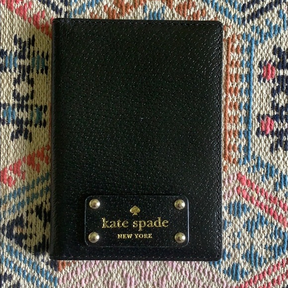 Kate spade Wellesley passport holder - Picture 3 of 6